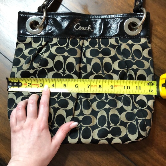 Coach Medium Hobo - Picture 6 of 8